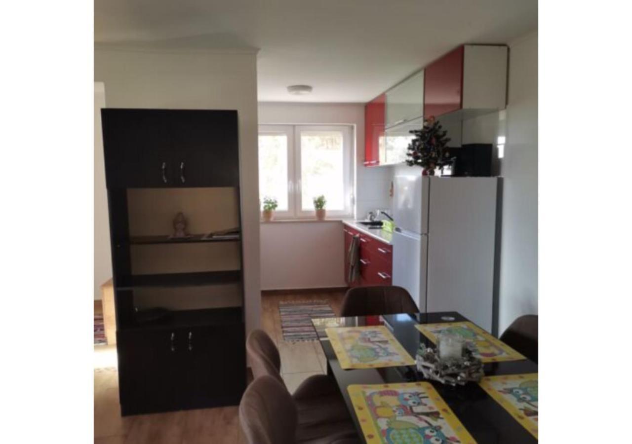 Forras Vendeghaz Appartement Tata Buitenkant foto