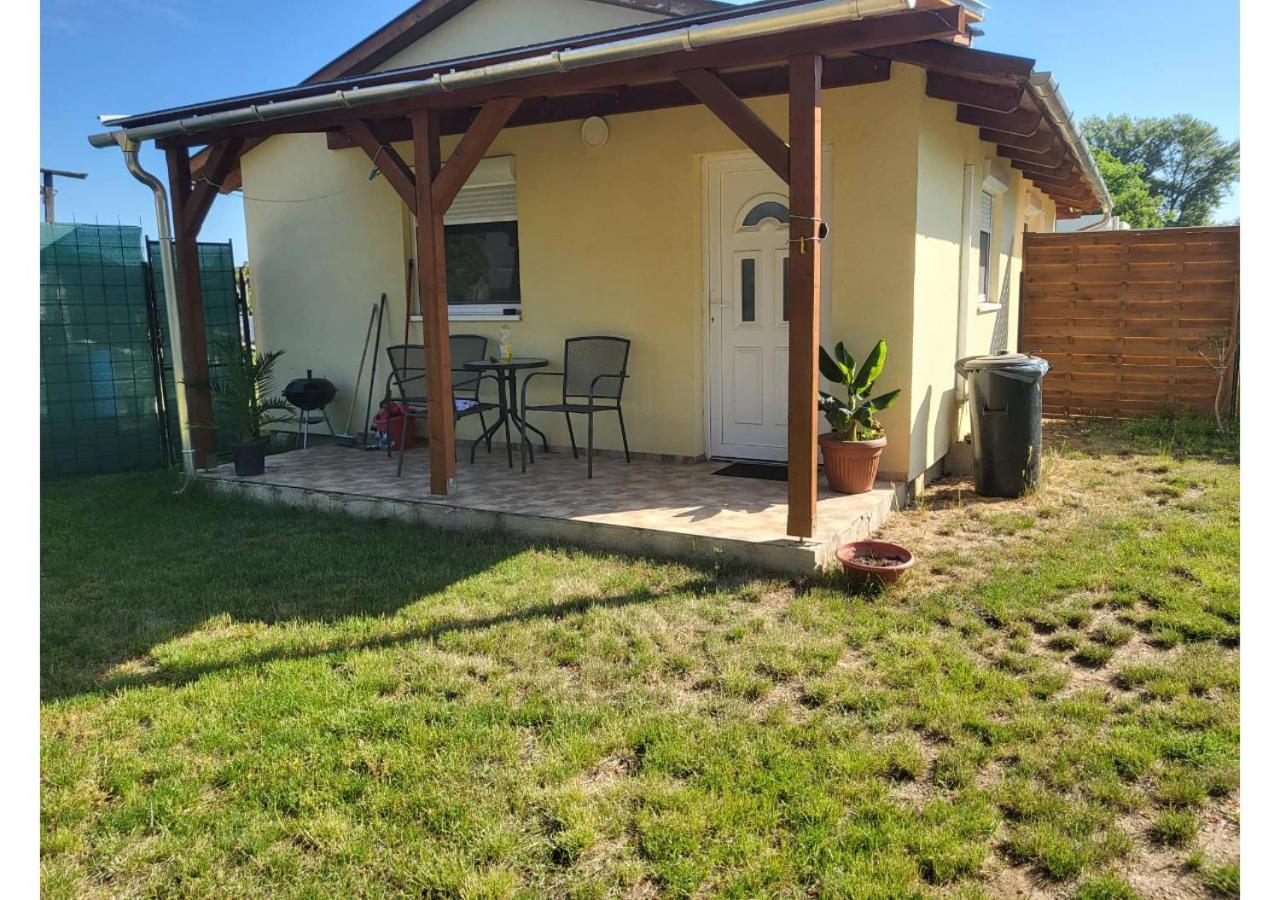 Forras Vendeghaz Appartement Tata Buitenkant foto