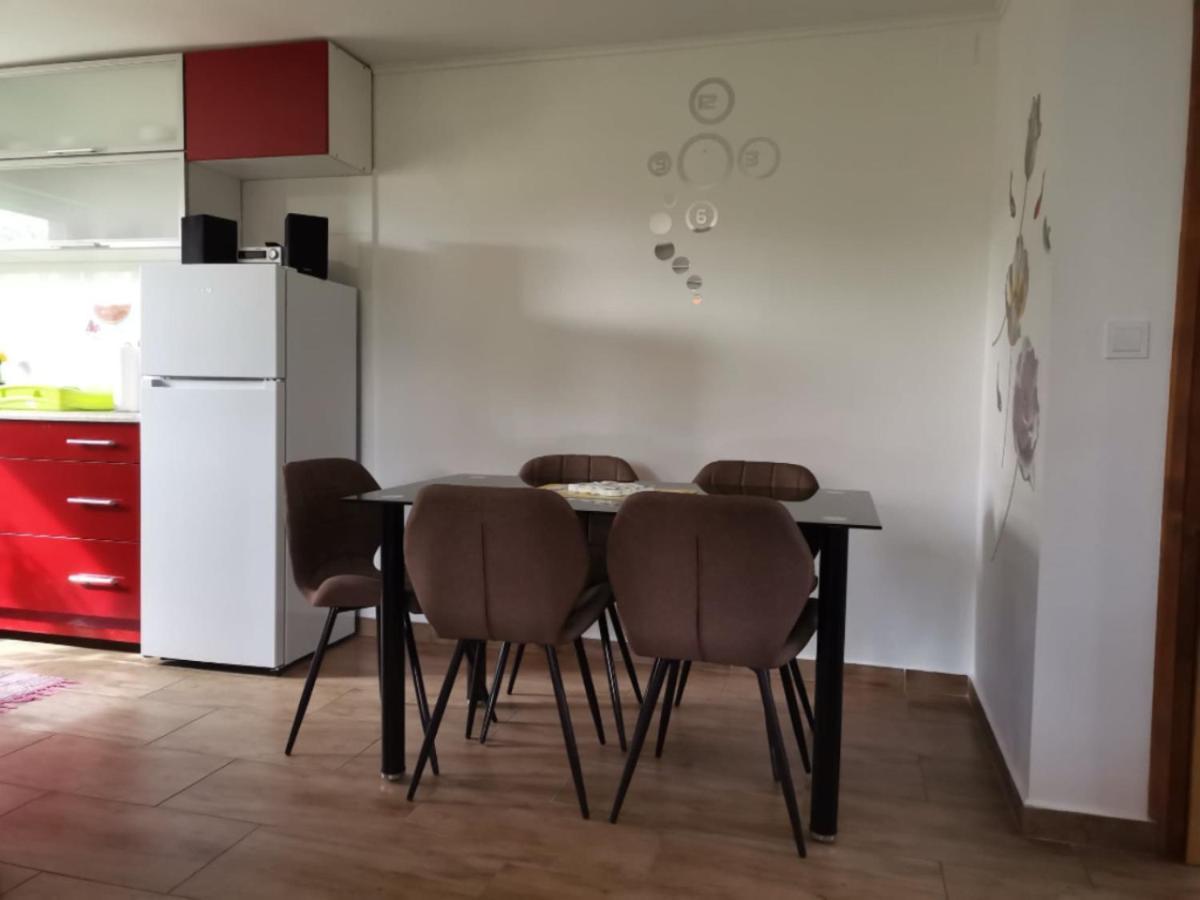 Forras Vendeghaz Appartement Tata Buitenkant foto