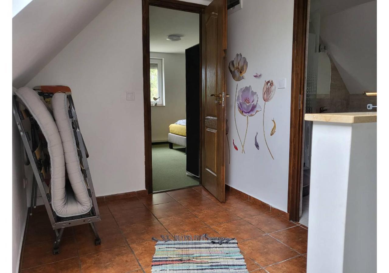 Forras Vendeghaz Appartement Tata Buitenkant foto