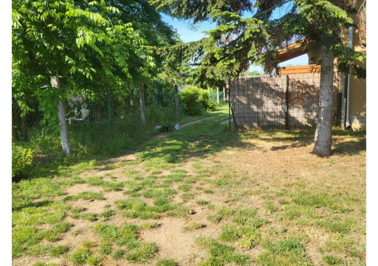 Forras Vendeghaz Appartement Tata Buitenkant foto